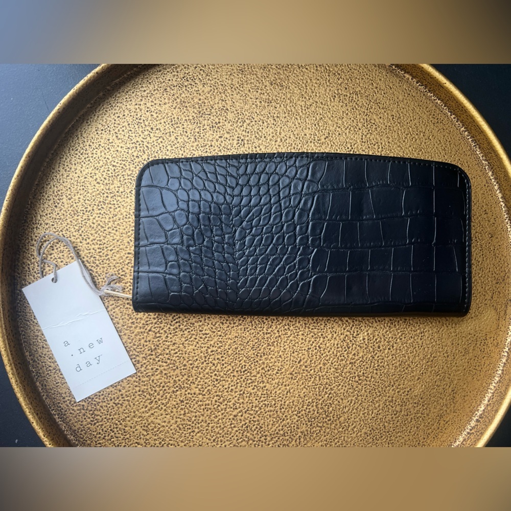A New Day Black Croc Embossed Zip Around Wallet NWT